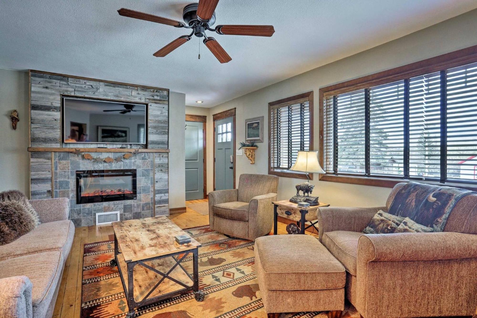 Cozy Custer Cottage W Deck: Walk To Shops Food Exteriér fotografie